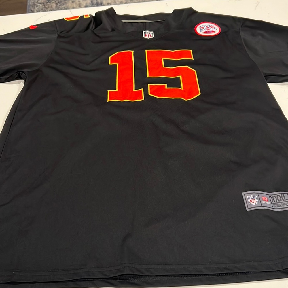 SUPER BOWL CHAMPIONS KC CHIEFS PAT MAHOMES JERSEY